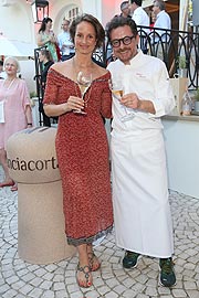 Simon Lohmeyer und Janin Ullmann beim "Ein Abend mit Franciacorta" Event in der Villa Wagner am 23.07.2019 in München. (©Foto:Gisela Schober/Getty Images für Franciacorta)